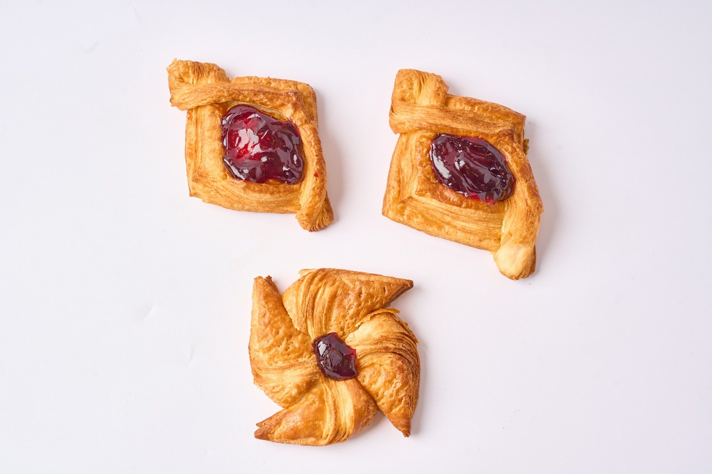mix berries danish