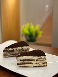 trimisu cake